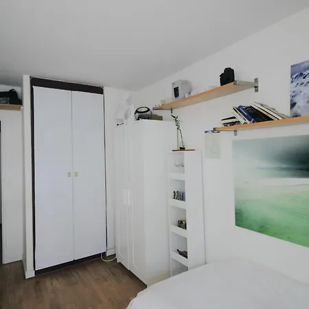 Avec Balcon Dans Le 17eme アパート *