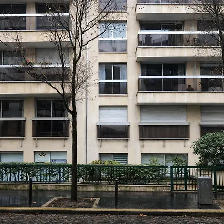アパート Avec Balcon Dans Le 17eme